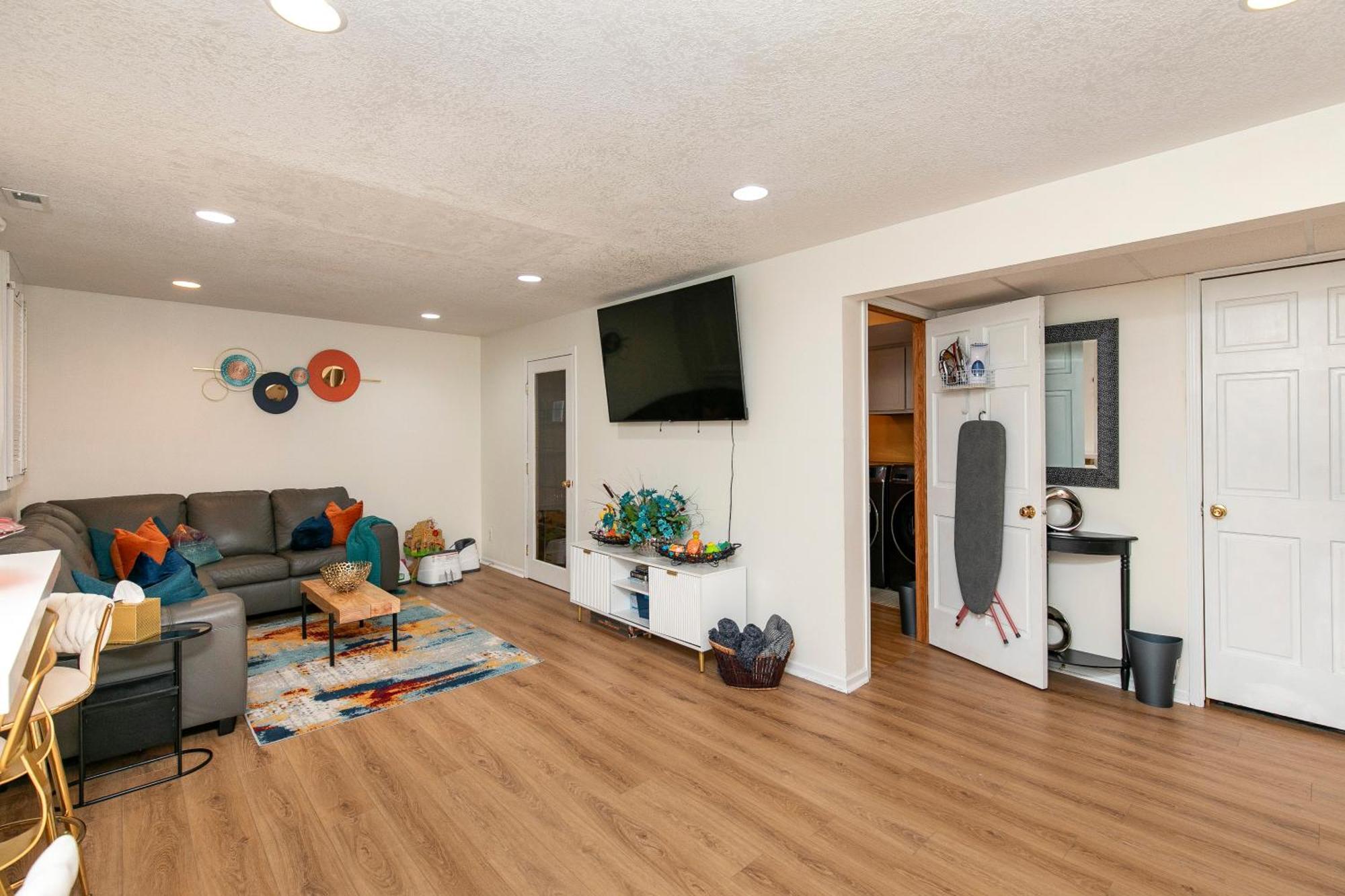 Family Friendly Home Close To Airport And Downtown デモイン エクステリア 写真