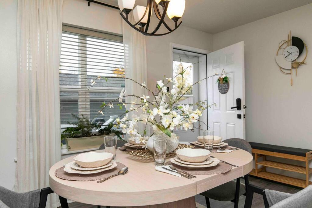 Family Friendly Home Close To Airport And Downtown デモイン エクステリア 写真