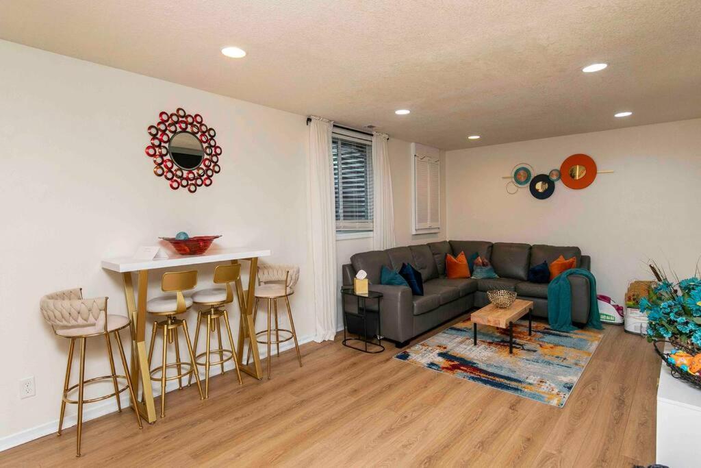 Family Friendly Home Close To Airport And Downtown デモイン エクステリア 写真