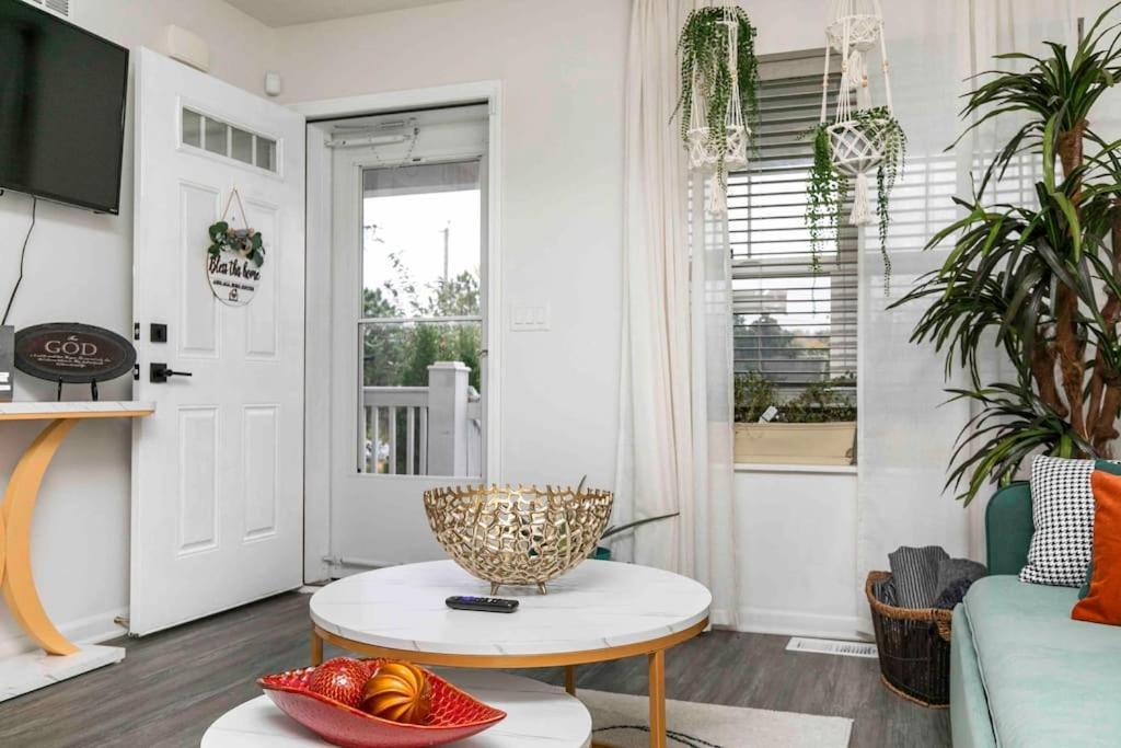 Family Friendly Home Close To Airport And Downtown デモイン エクステリア 写真